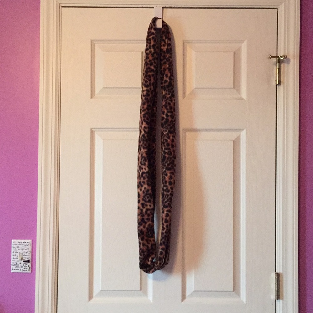 Leopard Infinity Scarf - Picture 2 of 2